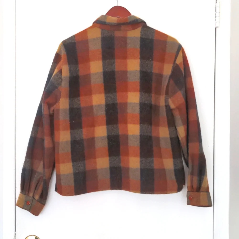 Plaid wool blend cropped shacket small - Picture 4 of 5